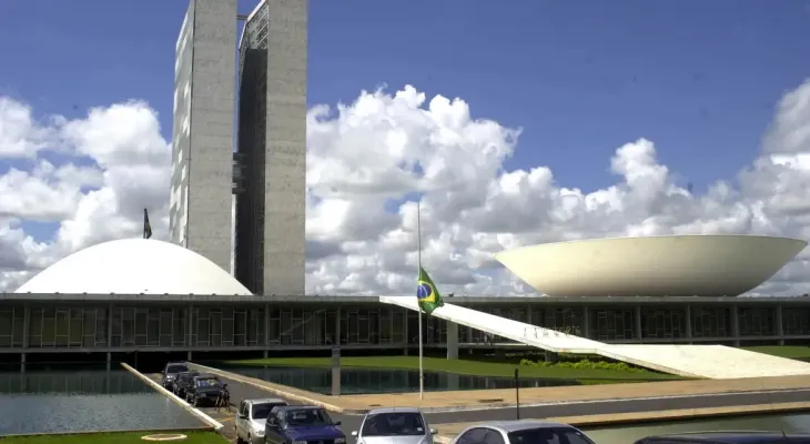 Senado pede ao STF para suspender liminar do impeachment de ministros