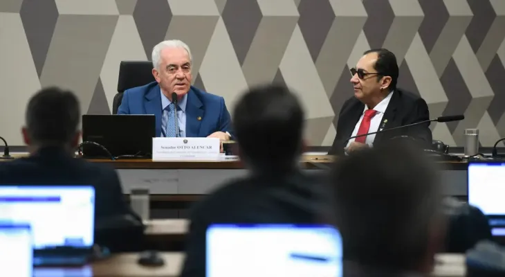 CCJ do Senado aprova PEC que extingue a reeleição em cargos executivos