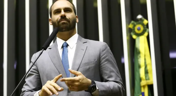 Cármen Lúcia vota para condenar Eduardo Bolsonaro por difamação