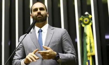 Moraes abre inquérito para investigar Eduardo Bolsonaro