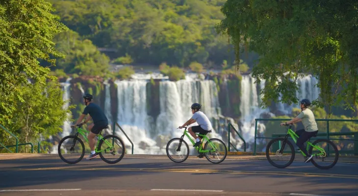 Mais de 5,8 milhões de turistas visitaram Foz do Iguaçu em 2025