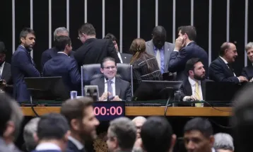 PT e PSOL acionam Conselho de Ética e pedem quebra de sigilo de Flávio Bolsonaro