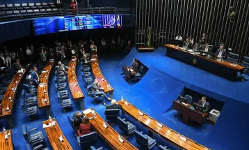 Senado segue Câmara e também derruba decretos de Lula sobre IOF