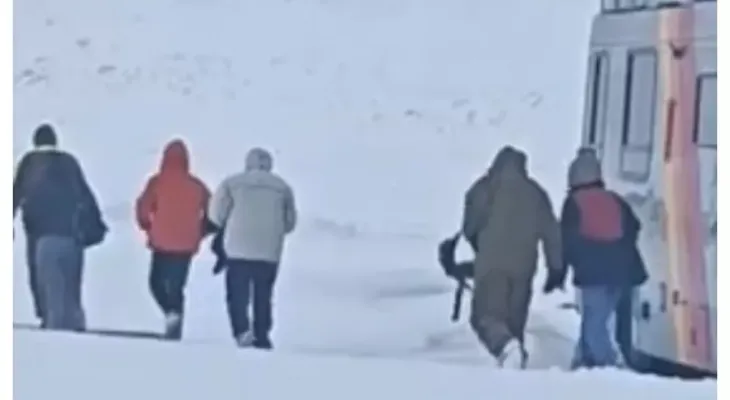 Grupo com 19 brasileiros fica preso em nevasca no Chile e aguarda resgate