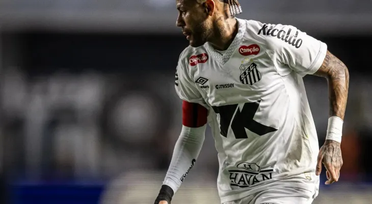 Neymar passa por cirurgia no joelho e inicia recuperação no Santos