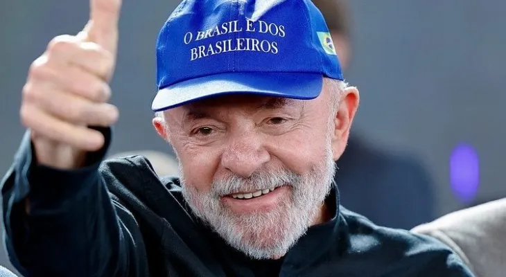Lula diz que salário mínimo é baixo, mas aponta importância de direito