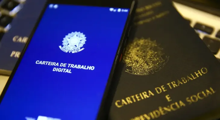 Taxa de desemprego em agosto fica em 5,6% e repete recorde de mínima