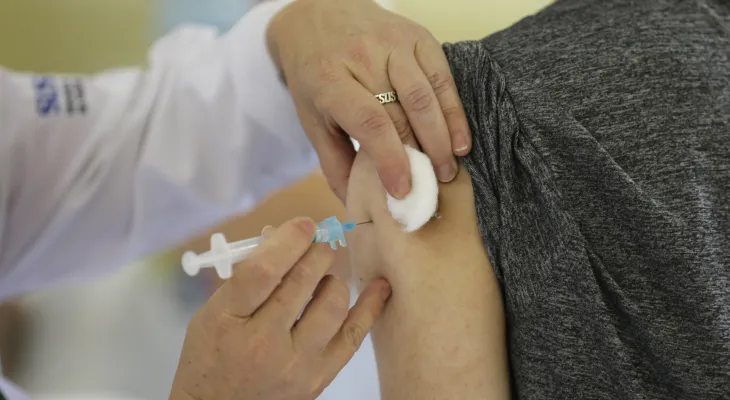 Vacinação nacional contra gripe começa no sábado