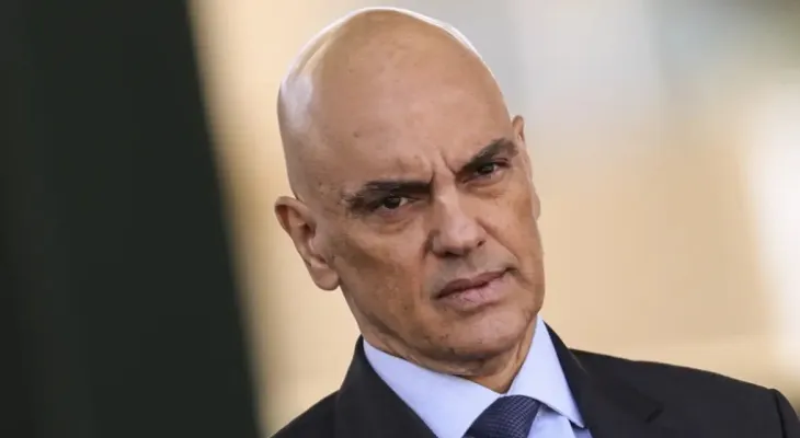 Moraes corrige mandado e manda soltar presa do 8 de janeiro