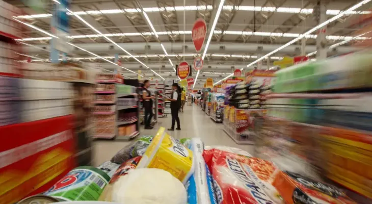 Do campo à gôndola: preço cai para produtor, mas nem sempre no supermercado