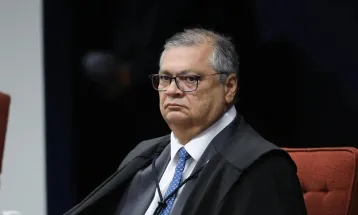 Dino pede que Câmara explique viagem de Mário Frias ao exterior