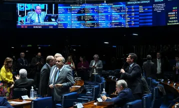 Maioria da bancada paranaense vota a favor da urgência de projeto que anistia envolvidos em tentativa de golpe