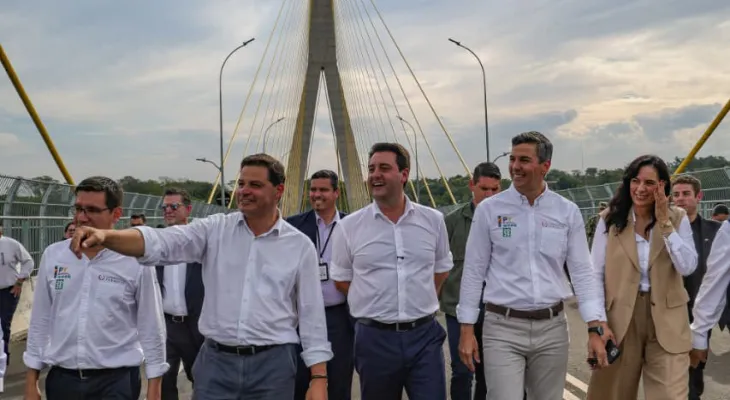 Ratinho Junior e presidente do Paraguai visitam obra da Ponte da Integração