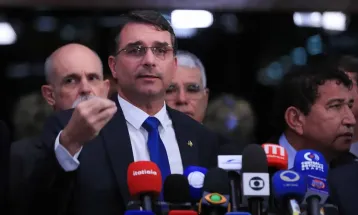 Bolsonaro escolhe Flávio como candidato à Presidência em 2026