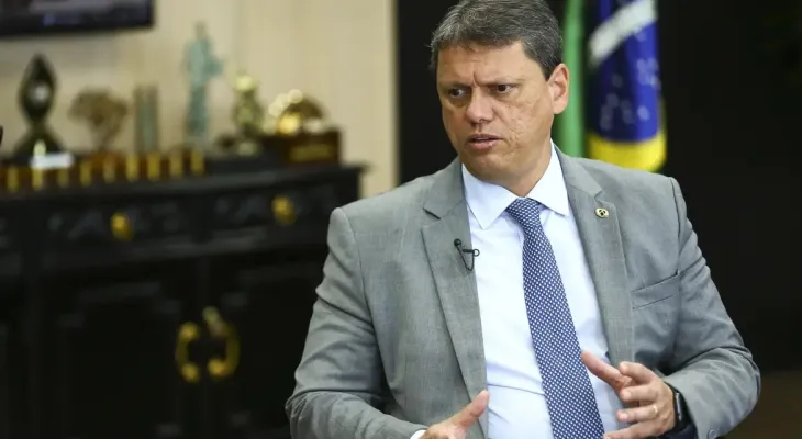 Moraes autoriza visita do governador de São Paulo a Jair Bolsonaro