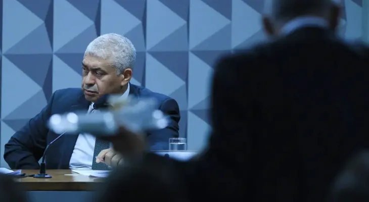 Parlamentares são investigados por suposto envolvimento em fraude bilionária no INSS, diz presidente da CPMI