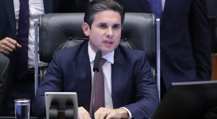 Escala 6x1 entra na reta decisiva na Câmara com avanço de PEC e criação de comissão especial