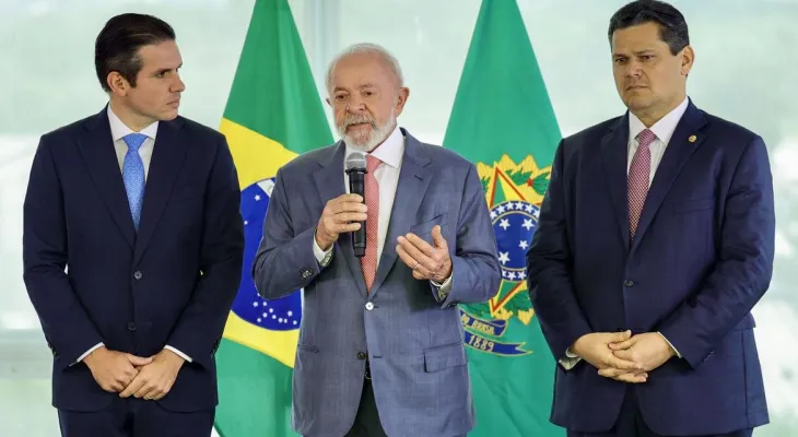 Lula discute pautas do governo em encontro com Motta e Alcolumbre