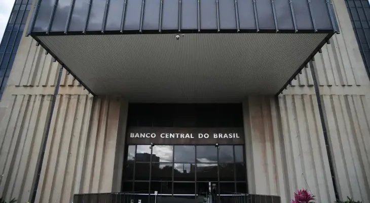 PEC no Senado facilita cooptação do Banco Central, dizem economistas