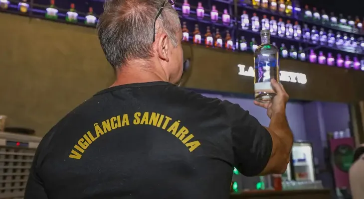 Nove estados investigam 45 casos suspeitos de intoxicação por metanol, aponta Ministério da Saúde