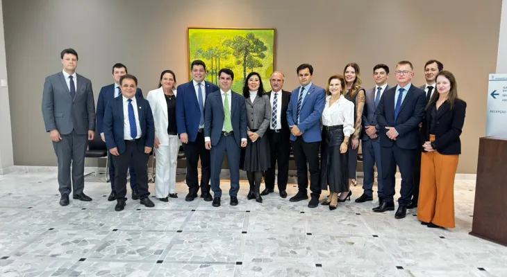 Comitiva de Cascavel reforça ao TJ-PR necessidade de nova Vara da Fazenda Pública