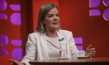 Gleisi Hoffmann condena assédio sofrido por presidente do México e manifesta solidariedade