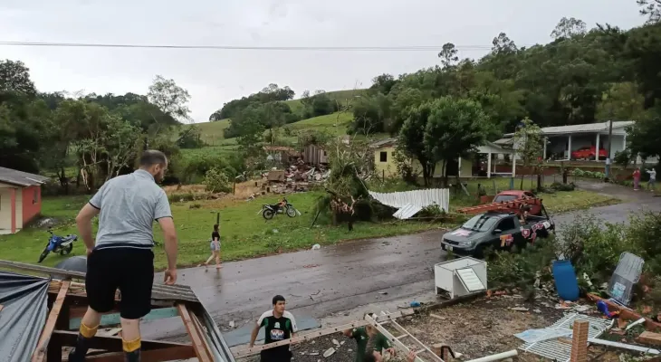 Simepar confirma tornado em Rio Bonito do Iguaçu com ventos que podem ter ultrapassado 250 km/h