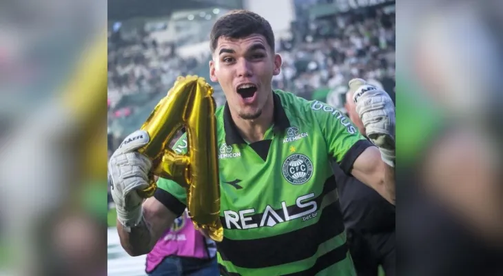 Coritiba confirma acesso à Série A, mas frustra torcida ao adiar festa do título