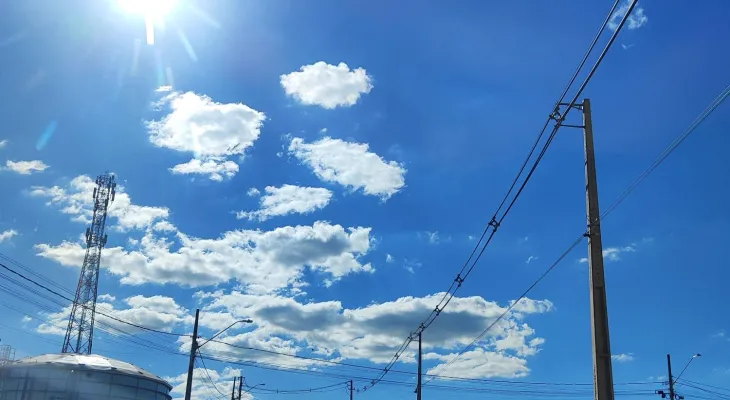 Fim de semana terá ventos fortes, calor e risco de temporais no Paraná