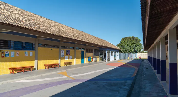 Governo reajusta em mais de R$ 400 mil contrato de gestão escolar terceirizada