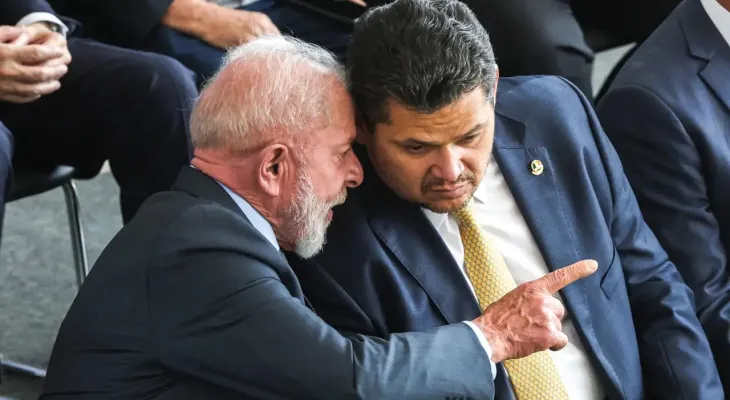 Lula atrasa indicação de Messias e provoca críticas do Senado