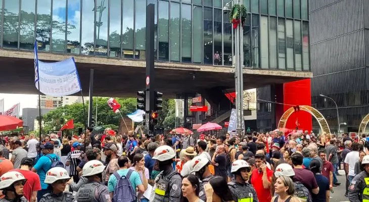 Em várias capitais, manifestantes vão às ruas contra PL da Dosimetria