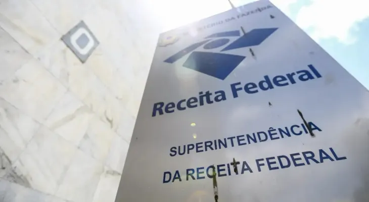 Receita Federal mantém atuação contra tráfico internacional de drogas após críticas da Polícia Federal