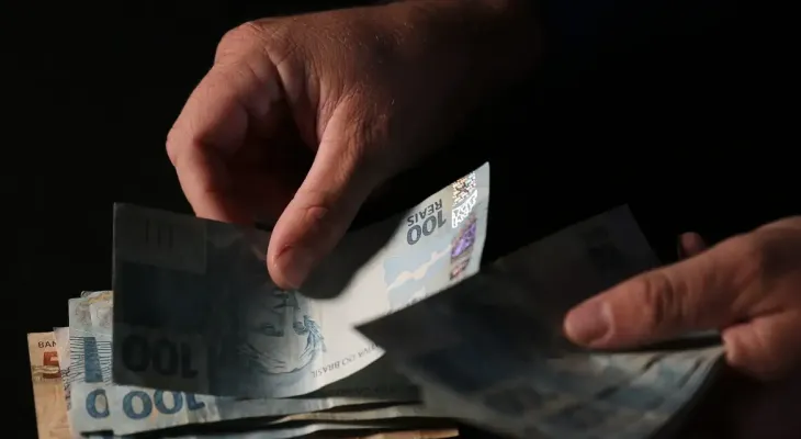 Governo libera saldo do FGTS retido pelo saque-aniversário