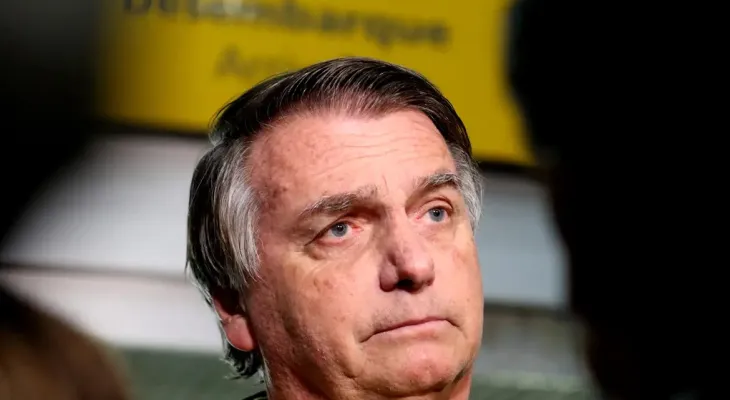 Exército entrega armas de Jair Bolsonaro à Polícia Federal após decisão de Moraes