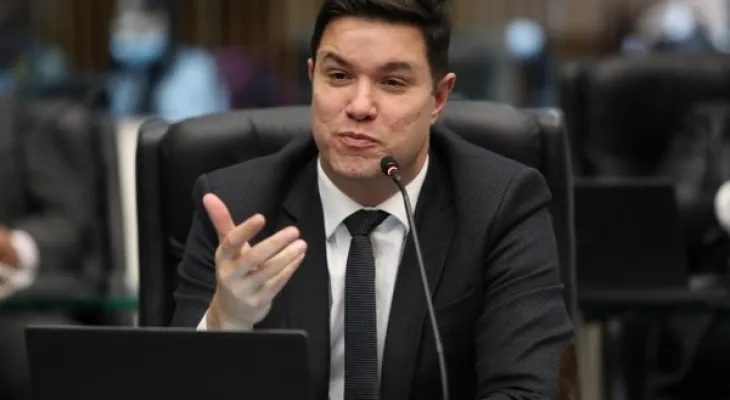 Guto Silva confunde movimento estudantil com sindicato e vira alvo após gafe nas redes