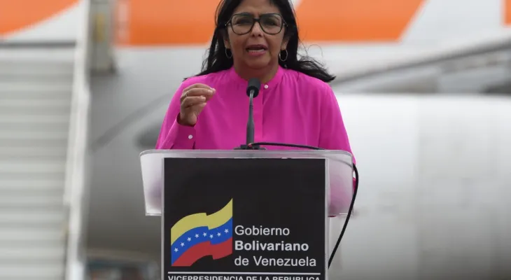 Quem é Delcy Rodríguez, vice que assume o comando da Venezuela