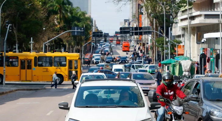 Com redução do IPVA, emplacamentos aumentaram 42% no Paraná entre 2024 e 2025