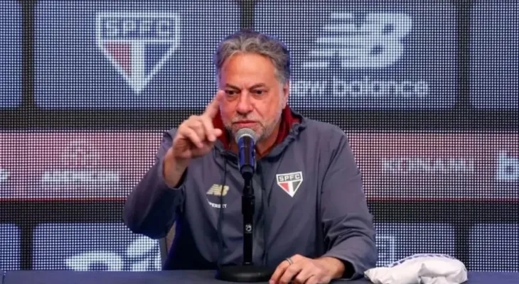 Julio Casares renuncia à presidência do São Paulo e vice assume até 2026