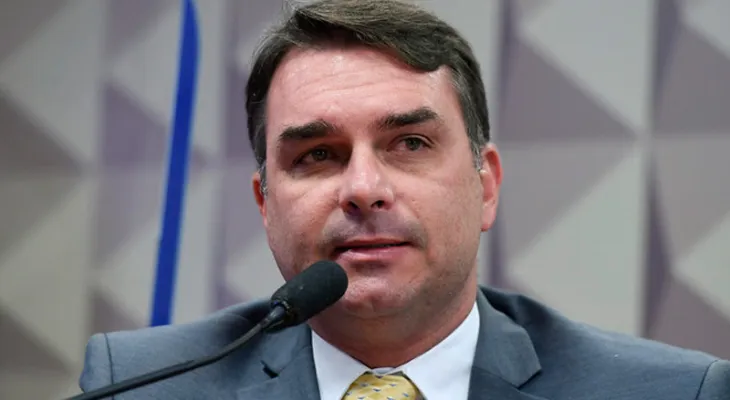 Rubio mantém posição dos EUA sobre tarifas ao Brasil em resposta a Flávio Bolsonaro