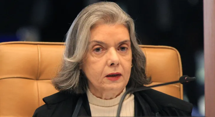 Cármen Lúcia defende Constituição como “instrumento de libertação permanente”