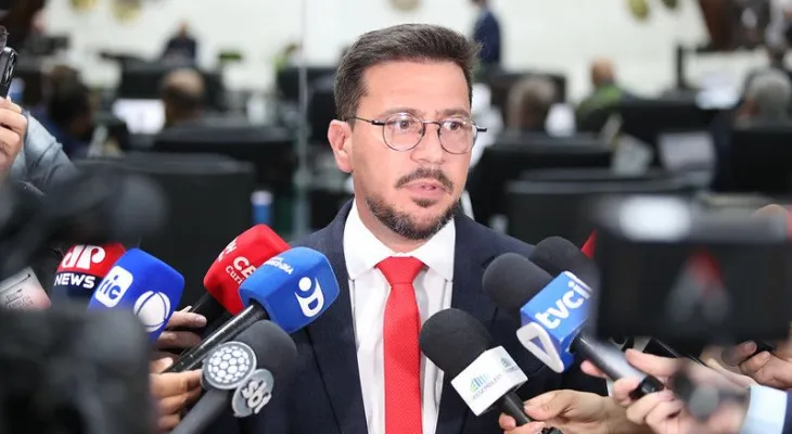 Deputado Arilson critica início do pedágio e relembra que contrato foi articulado por Ratinho Jr. e Bolsonaro