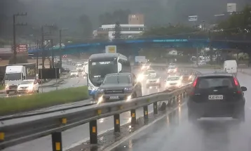 SC tem alerta vermelho para alagamentos e deslizamentos na capital