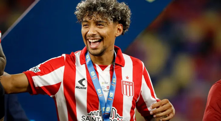 Cristian Medina é oficializado como reforço do Botafogo