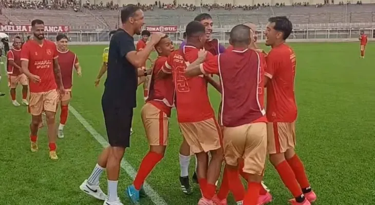Em jogo insano, Araucária e Rio Branco empatam em 6 a 6