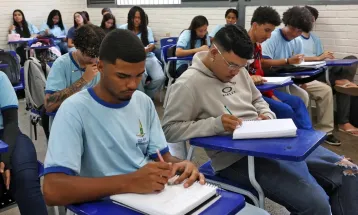 Simulado do Enem reúne 118 mil alunos da rede estadual do Paraná