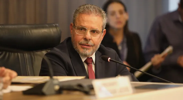 Ex-assessores de Ricardo Arruda pedem acordo à Justiça em caso de rachadinha na Alep