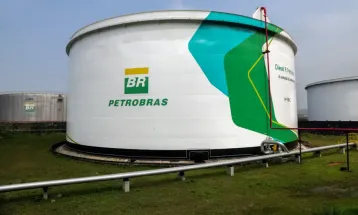 Lula zera imposto e subsidia diesel para conter alta do petróleo