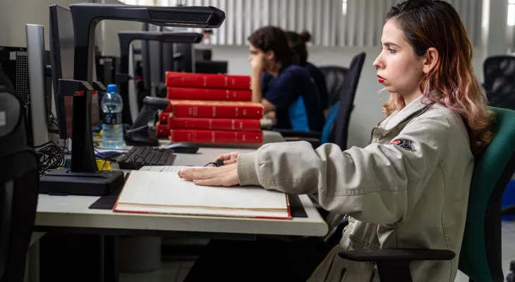Educação começa processo pioneiro de digitalização de 50 milhões de páginas de acervo