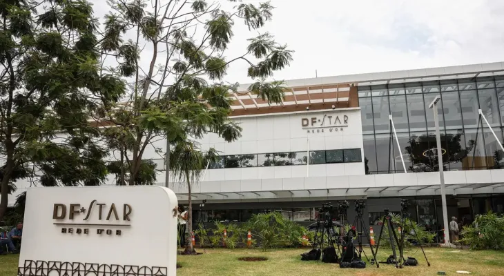 Cirurgia de Jair Bolsonaro no ombro termina sem intercorrências; ex-presidente segue internado